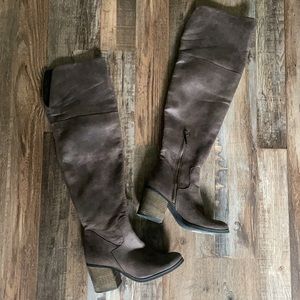 Hinge thigh high boots
